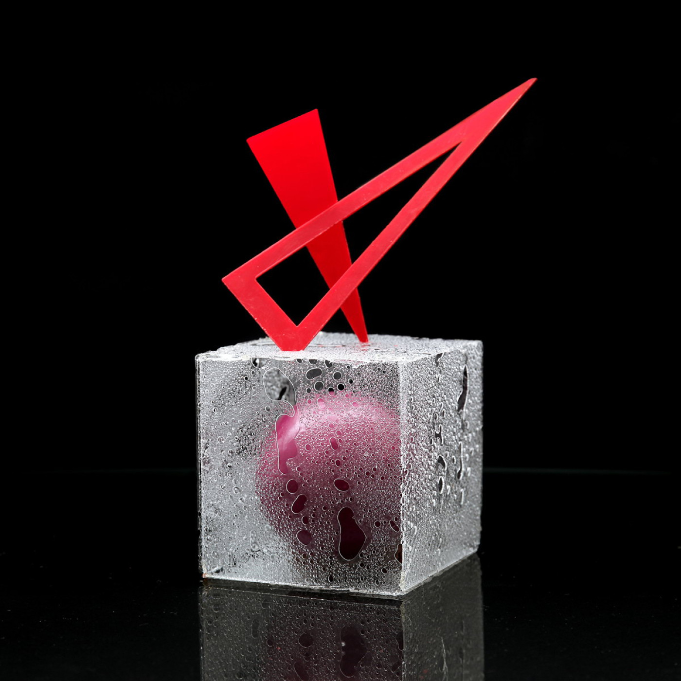 The composition Ball, Cube and Triangle