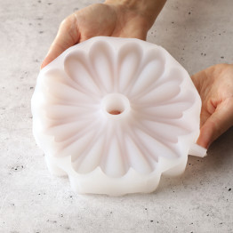 Daisy touch top Cake silicone mould handmade